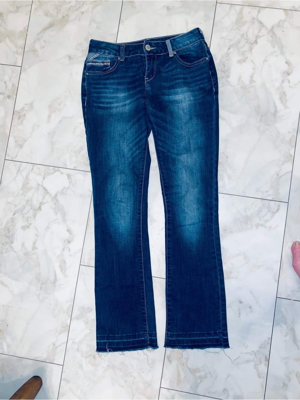 Amethyst Jeans Sz 5 Low Rise Boot Cut Frayed Hem 6-Pocket Embroidery Trim CURVY
